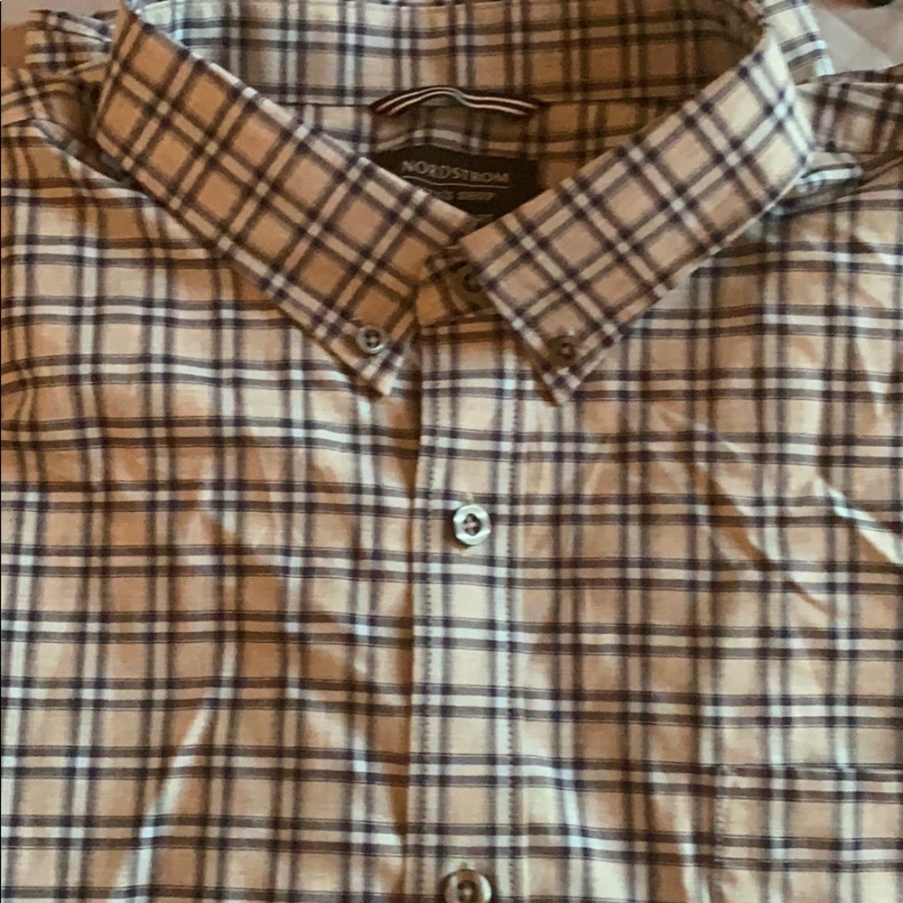Price ✂️ NWT Nordstrom Tech Smart Mens Button Down - Picture 3 of 4